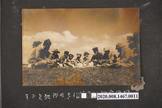 多人野餐合照 (共2張)