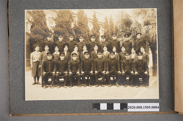 教師合照 (共2張)