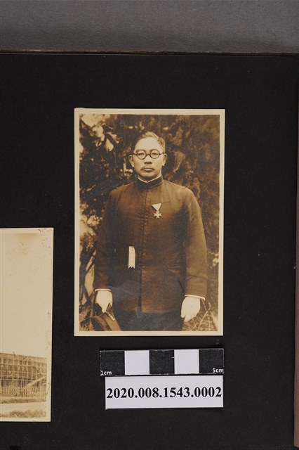 男子獨照 (共3張)