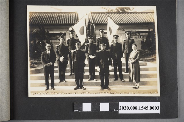 10人合照 (共3張)