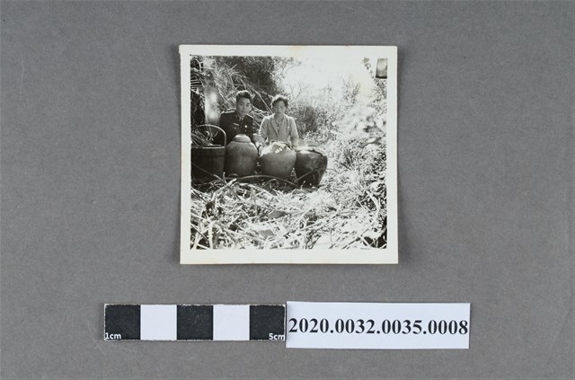 蔡罔市與一名男子製造私酒照片 (共3張)