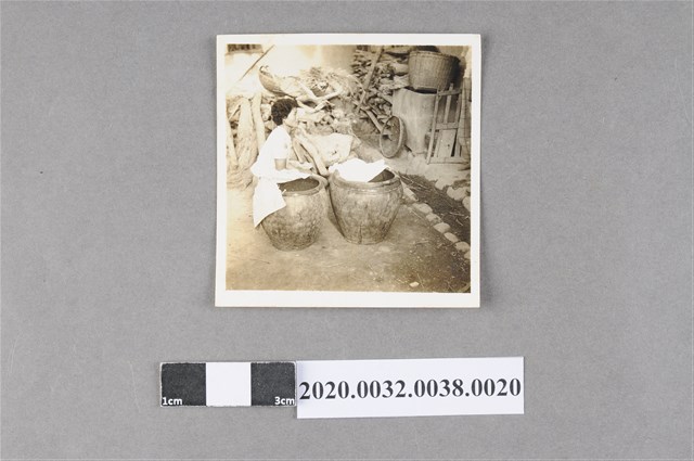 林王閃私製米酒照片 (共3張)