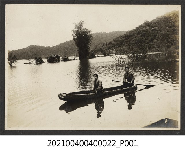 日月潭獨木舟 (共1張)