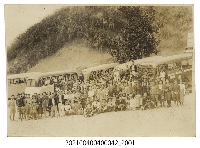 林百貨員工旅遊合照 (共1張)