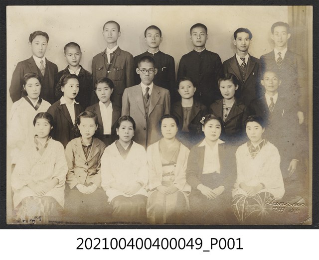 郭木池與林百貨同事團體照 (共1張)