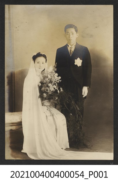 郭麗華與鄭炳南結婚照 (共1張)