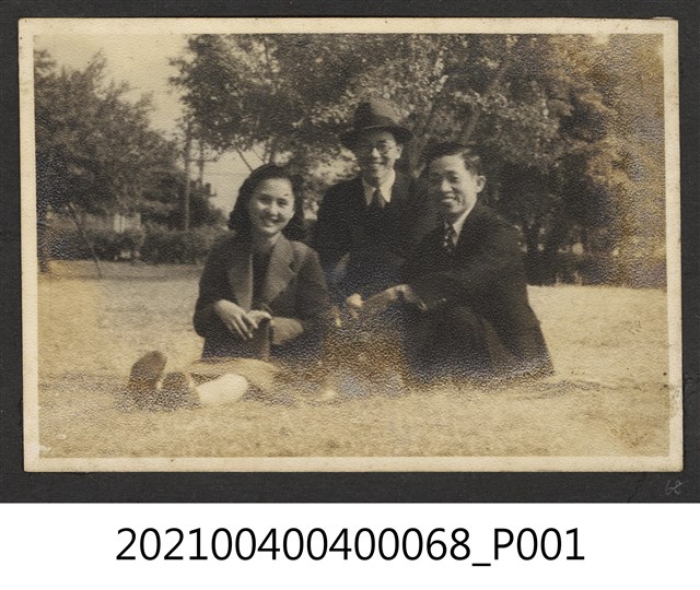 郭麗華鄭炳南夫妻與友人合照 (共1張)