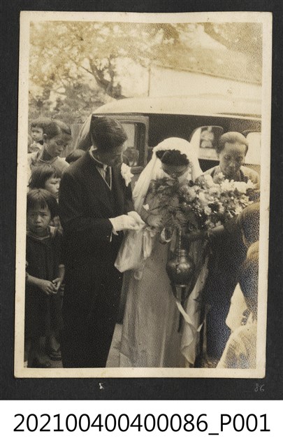 鄭炳南迎娶郭麗華 (共1張)