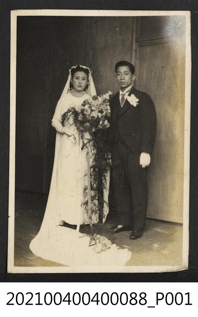 郭麗華鄭炳南結婚照 (共1張)