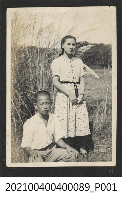 郭麗華與一男童合照 (共1張)