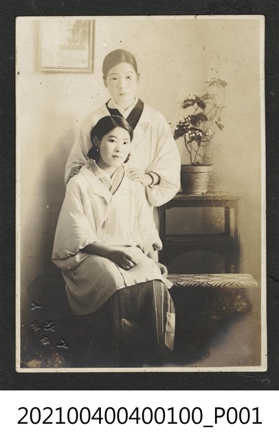 二名穿和服女子 (共1張)