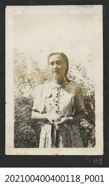 郭麗華半身照 (共1張)