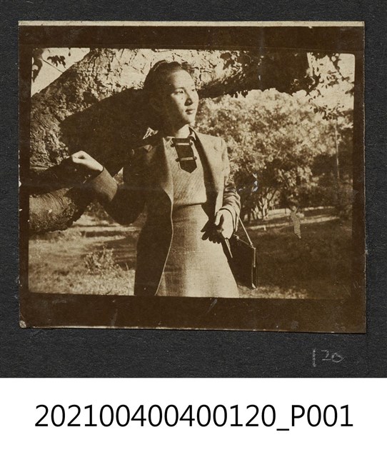 郭麗華個人照 (共1張)