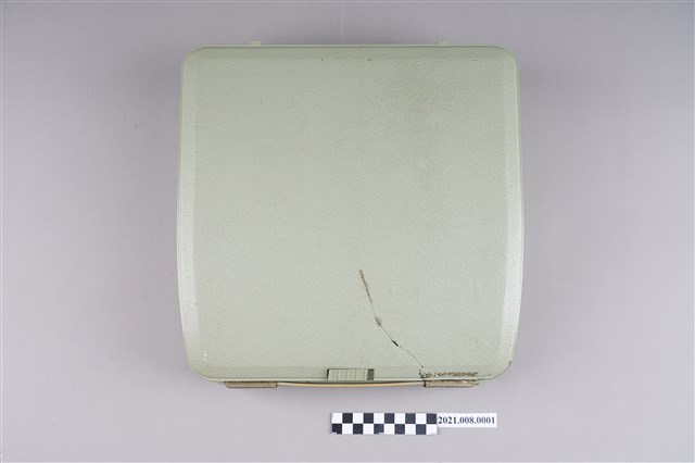 愛馬仕Baby湖水綠打字機 (共9張)