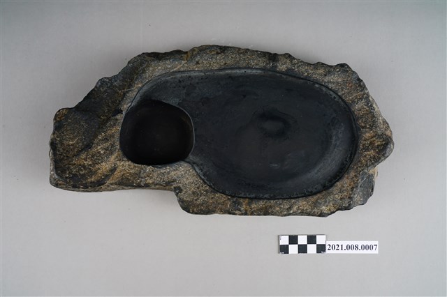 廖天照製作黑玉石硯 (共3張)