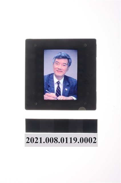 盧修一大頭照幻燈片2 (共2張)