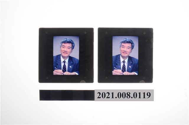 盧修一大頭照幻燈片2張 (共2張)