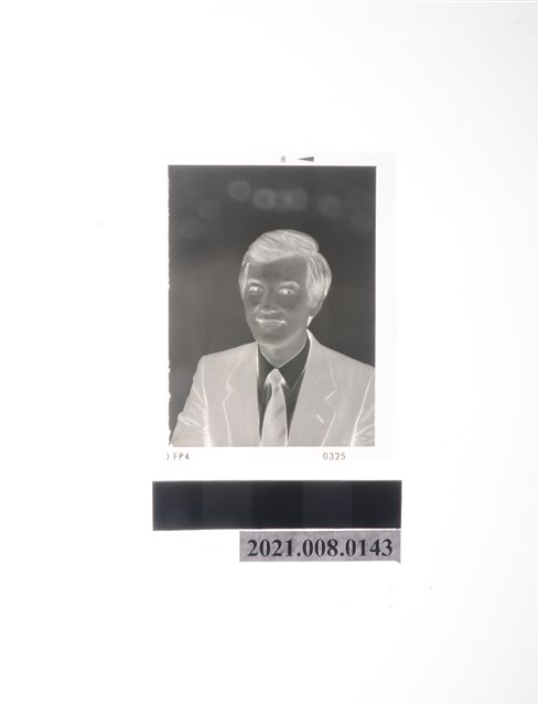 盧修一2吋證件照底片(大頭臉朝左) (共2張)