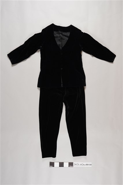 黑絨冬外套與長褲組 (共2張)