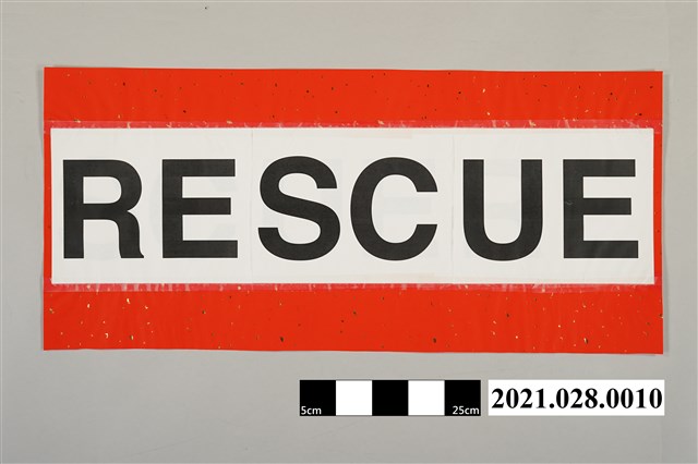 有著「RESCUE」字樣的海報 (共2張)