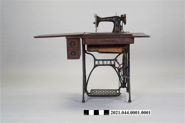 亞洲牌腳踏式裁縫車 (共16張)