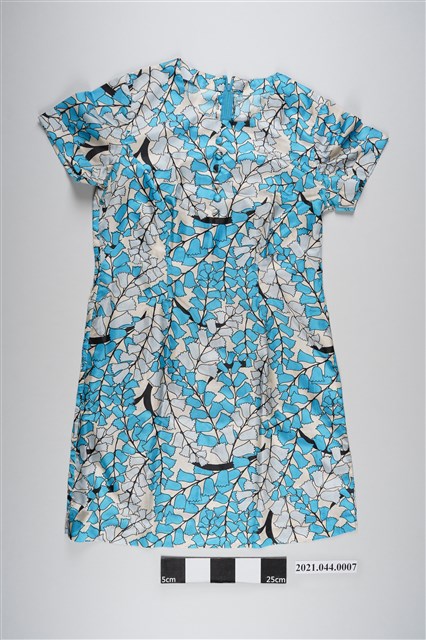 藍白花葉印花紋短袖圓領一件式洋裝 (共3張)