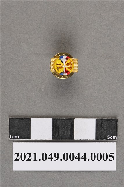 李遠哲2012年巴拿馬國家勳章袖扣 (共3張)