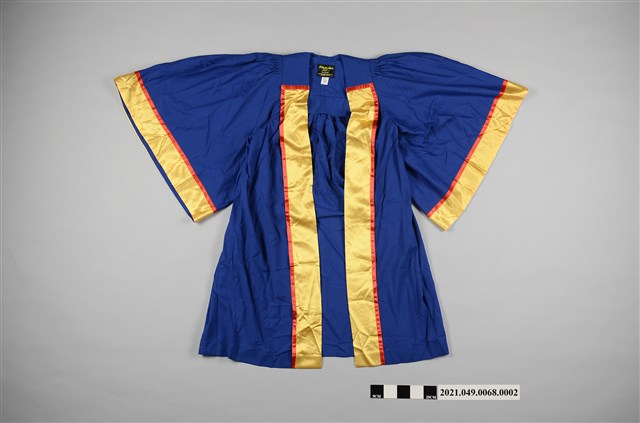 李遠哲2002年澳大利亞新南威爾斯大學名譽博士袍服 (共2張)