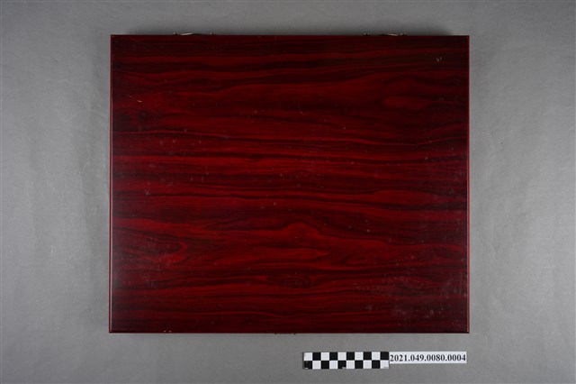 李遠哲2006年國立中興大學名譽博士證書木盒 (共3張)