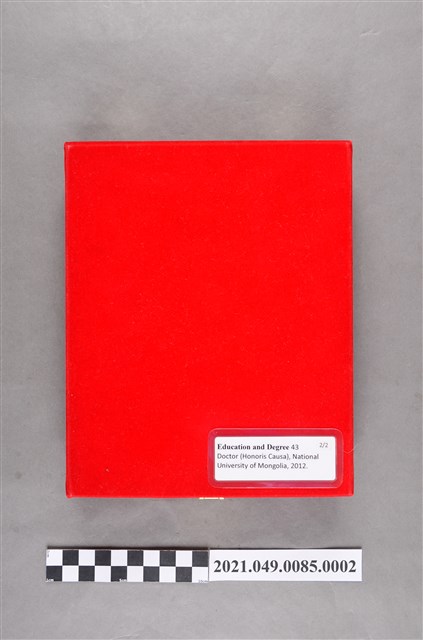 李遠哲2012年蒙古國立大學名譽博士紀念獎牌外盒 (共3張)
