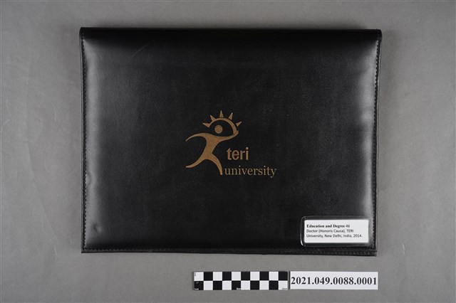 李遠哲2014年印度新德里泰瑞大學名譽博士證書1 (共3張)