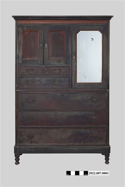 雲林斗六林祈吉家族木製圓角合櫃衣櫥 (共11張)