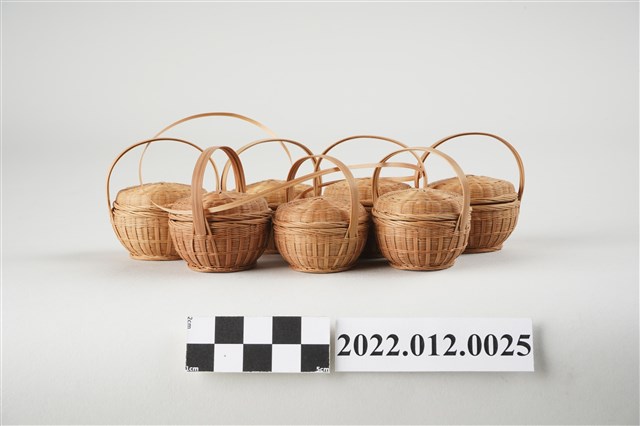 劉靜枝編製小竹籃一串 (共7張)