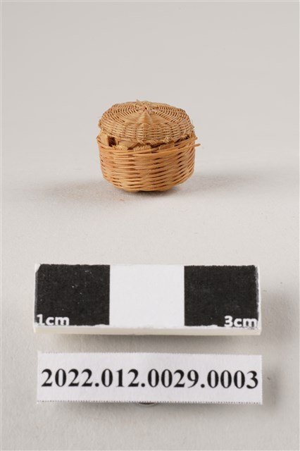 劉靜枝編製竹籃及竹籃半成品3 (共9張)