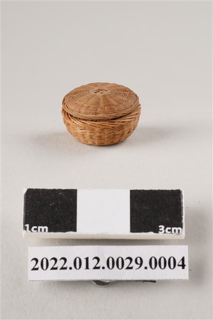 劉靜枝編製竹籃及竹籃半成品4 (共9張)