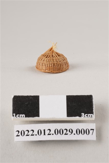 劉靜枝編製竹籃及竹籃半成品7 (共8張)