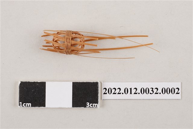 劉靜枝編製橢圓形球體半成品2 (共4張)