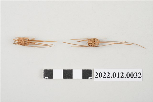 劉靜枝編製橢圓形球體半成品組 (共2張)