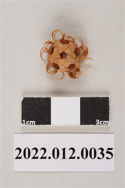 劉靜枝編製竹編圓球 (共4張)