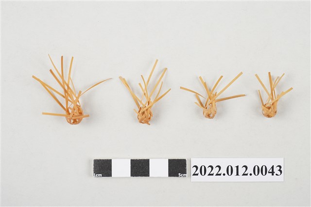 劉靜枝編製圓球半成品組 (共2張)