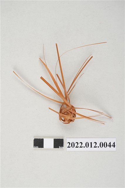 劉靜枝編製圓球半成品 (共4張)