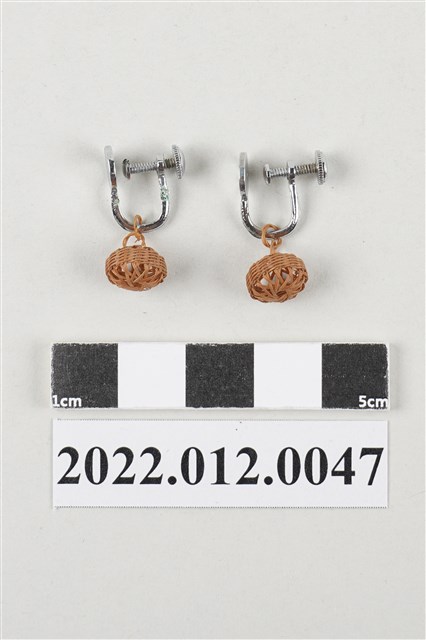 劉靜枝編製竹編耳環組 (共2張)