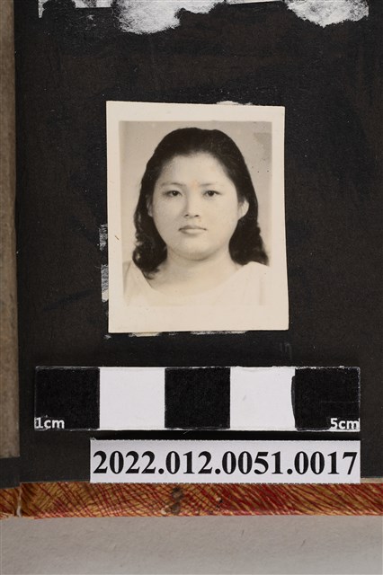 女子大頭照 (共1張)