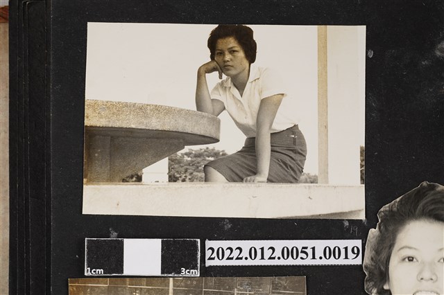 女子個人照 (共1張)