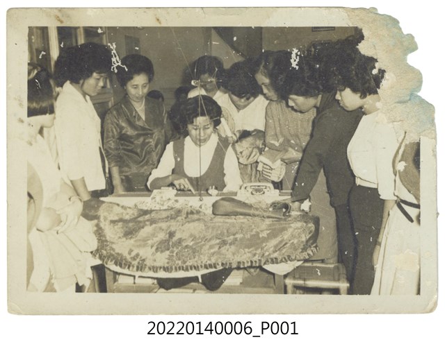 林何賽秋操作編織機 (共1張)