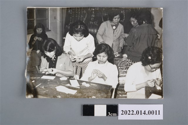 嘉義縣婦女會毛線編織訓練班上課情形 (共2張)