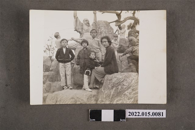 鄭萍帶子侄們出遊照 (共2張)