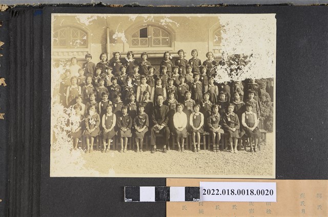 第二十九學級師生合照						 (共2張)