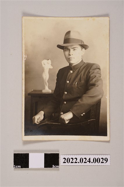 張子敬半身黑白照片 (共2張)