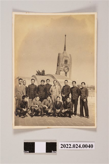 人物合照黑白照片 (共2張)